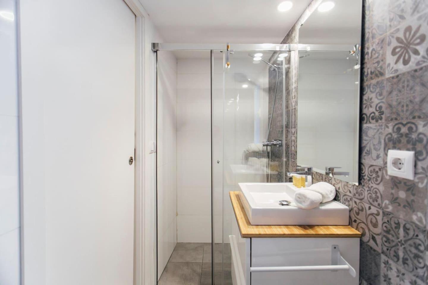 Amplio Apartamento De Diseno Precioso De Estilo Sevillano En Pleno Centro Exterior foto
